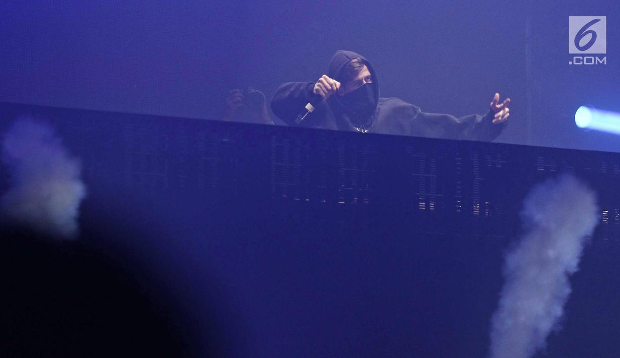 PHOTO: Alan Walker dan Martin Garrix Tampil Memukau di Invasion 2017