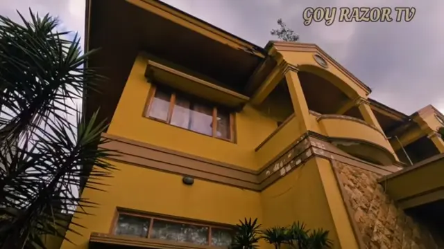 Rumah Tukul Arwana Terbengkalai