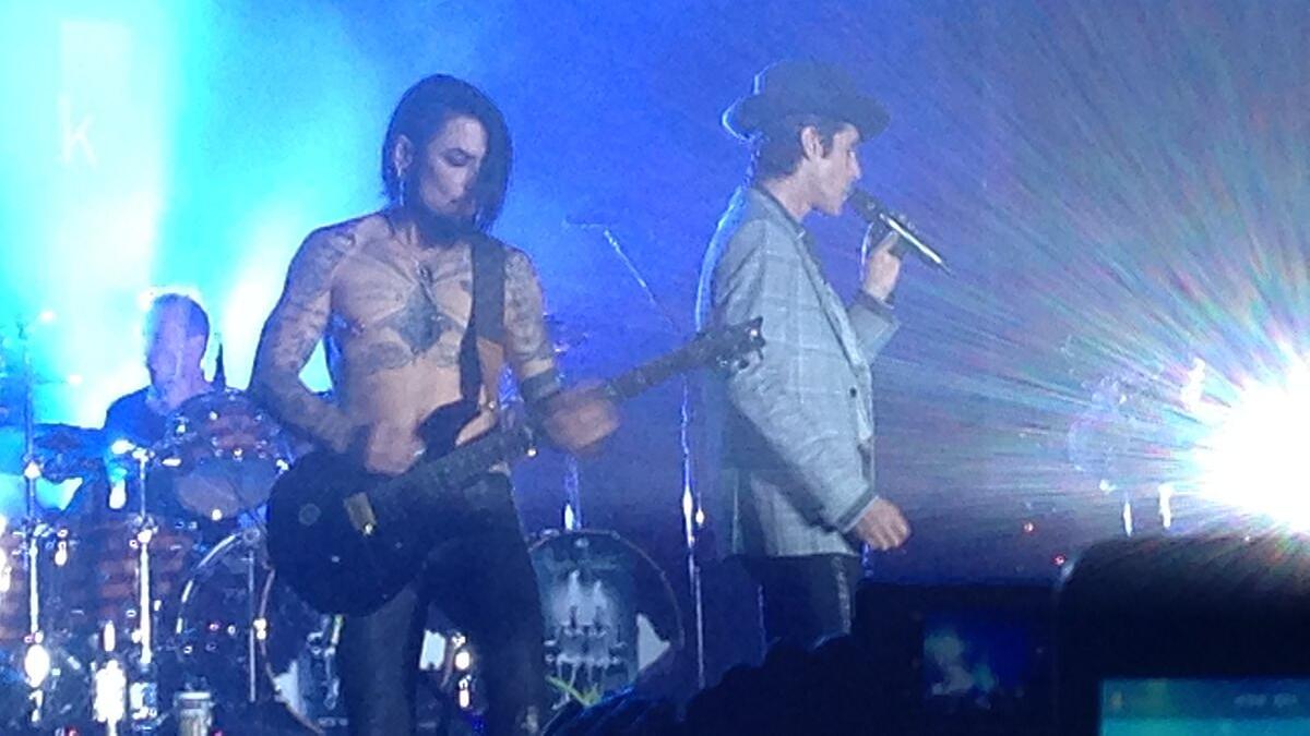 Jane's Addiction Bikin Penonton yang Bergoyang Jadi Tegang, Vokalis dan Gitaris Berantem di Panggung saat Konser Reuni Berita Viral Hari Ini Kamis 19 September 2024