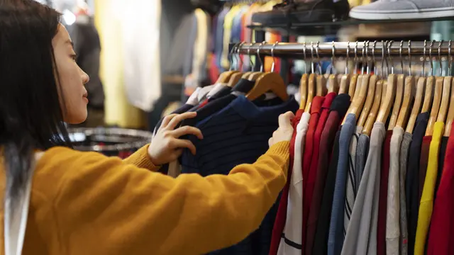 Aktivitas Belanja Thrifting