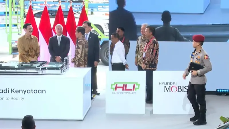 Presiden Joko Widodo atau Jokowi meresmikan pabrik baterai mobil listrik pertama dan terbesar di Asia Tenggara