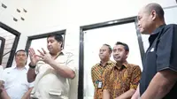 Menteri Perumahan dan Kawasan Permukiman, Maruarar Sirait mengajak Badan Bank Tanah, BP Tapera, PT SMF, BTN, Semen Indonesia Gresik (SIG), PT Asatu Realty hingga developer lainnya untuk mendukung target pertumbuhan ekonomi pemerintahan Prabowo Subianto - Gibran Rakabuming sebesar 8 persen di 2025 melalui sektor perumahan.