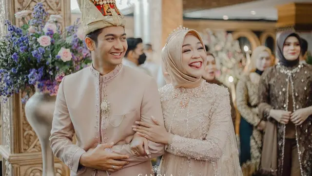 6 Potret Ria Ricis dan Teuku Ryan saat Ngunduh Mantu, Perut Buncit Jadi Sorotan