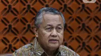 Gubernur Bank Indonesia (BI), Perry Warjiyo menjelaskan keputusan tersebut diambil sebagai langkah konsistensi untuk menjaga stabilitas ekonomi dan keuangan. (Liputan6.com/Angga Yuniar)