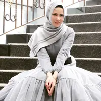 Busana hijab Angel Lelga. (angellelga/instagram)