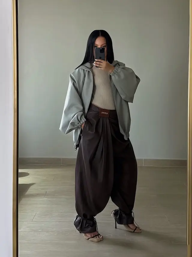 Goodbye Bubble Skirt, Hello Bubble Pants! Tren Baru Runway hingga Street Style 2025