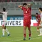 Pemain Timnas Indonesia, Mitchell Baker, menunjukkan ekspresi kecewa setelah gagal memanfaatkan peluang di depan gawang Vietnam pada laga ketiga Grup A Piala AFF 2026 di Stadion Pakansari, Bogor, Senin (3/8/2026) malam WIB. Sejumlah peluang yang didapat skuad Garuda gagal berbuah gol, sehingga Indonesia harus mengakui keunggulan Vietnam dengan skor 0-3. Meski kalah, peluang Timnas Indonesia lolos ke semifinal masih terbuka dengan syarat wajib mengalahkan Singapura pada laga terakhir Grup A. (Kapanlagi.com/Budy Santoso)