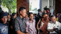 Agus Harimurti Yudhoyono saat tiba di Wisma Proklamasi, Jakarta, Jumat (23/9). Kedatangan Agus untuk mendeklarasikan dirinya bersama Sylviana sebagai pasangan di Pilgub DKI 2017. (Liputan6.com/Faizal Fanani)