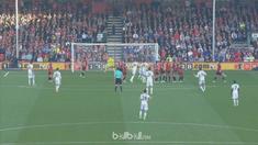 Berita video eks pemain Real Madrid, Marcos Alonso, mencetak gol cantik untuk Chelsea. This video presented by BallBall.