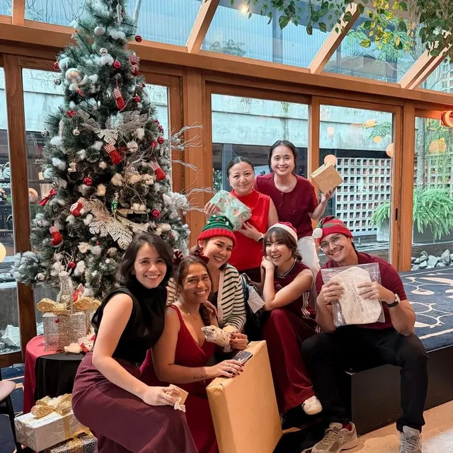 Potret Pasangan Kekasih Artis Rayakan Natal 2025