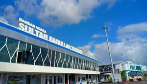 Kabut Asap Lumpuhkan Penerbangan Ternate, Ratusan Penumpang Tertahan