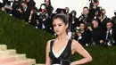 Selena tampak santai dan nyaman kala itu, meski belum terlihat lagi kunjungan dari para sahabatnya. Seperti sebelumnya, yang dilakukan oleh Taylor Swift dan Jennifer Aniston. (AFP/Bintang.com)