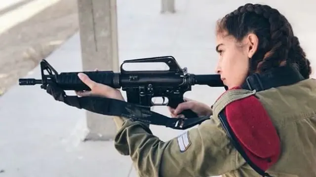 (Instagram/@girlsdefense)