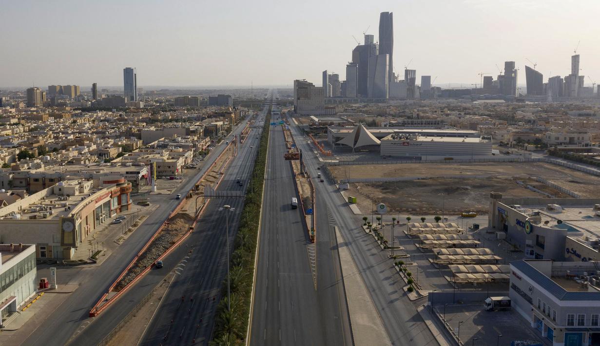 FOTO: Wajah Sunyi Jalanan di Kota Riyadh pada Momen Idul ...