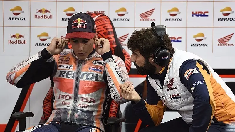 Marc Marquez dan Santi Hernandez (kanan).