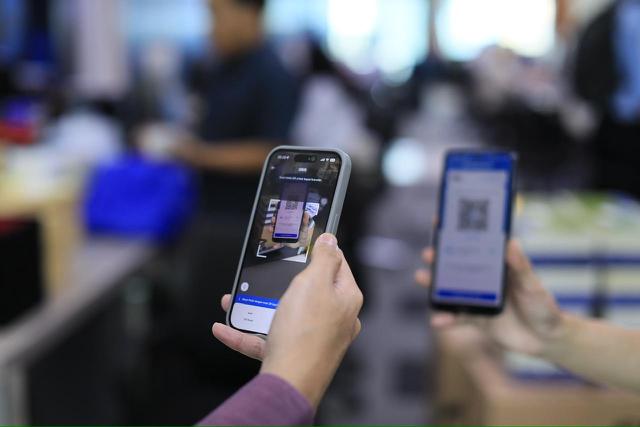 Kirim THR Instan dengan QRIS Transfer