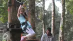 Isabella Damla Guvenilir peran utama di serial Elif sedang mencoba Flying Fox di wahana Bali Treetop Adventur Park, Bali, Rabu (26/8/2015). Isabella mengaku senang dengan aneka permainan yang dicobanya. (Liputan6.com/Herman Zakharia)