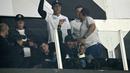 Neymar Jr diketahui mengalami cedera betis saat membela klubnya, Santos pada laga sebelumnya. Ia dipastikan absen dalam beberapa pertandingan mendatang bersama klub. (AFP/Nelson Almeida)
