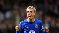 Istri Phil Neville Telanjang di Iklan Kesehatan