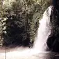 Wisata air terjun Semporonan di Hutan Sesaot, Kecamatan Narmada, Kabupaten Lombok Barat, NTB. (Liputan6.com/Hans Bahanan)