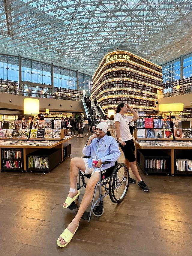 Potret Caren Delano Jalan-Jalan di Korea Usai Oplas, Wajah Masih Diperban