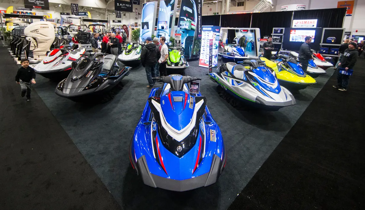 Suasana Pameran Perahu Internasional Toronto 2020 di Toronto, Kanada, Jumat (17/1/2020). Lebih dari 1.200 unit perahu dipamerkan dalam acara tersebut. (Xinhua/Zou Zheng)