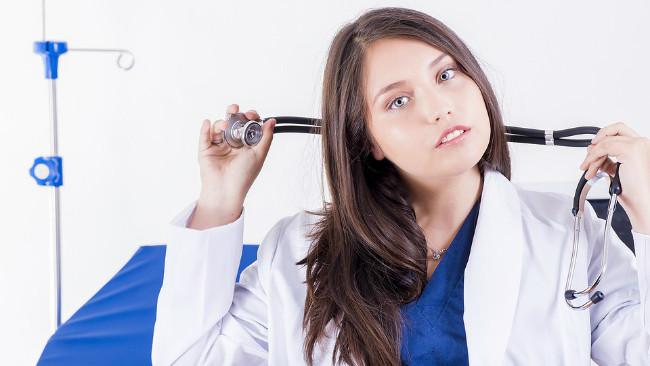 Ilustrasi dokter wanita cantik. (Sumber Pixabay)