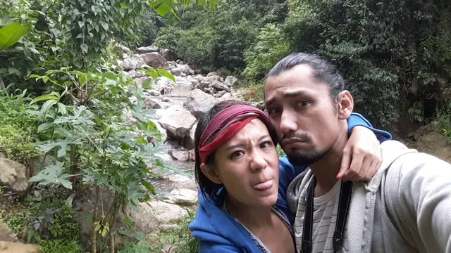 6 Potret Revaldo AADC dengan Sang Istri, Romantis Meski Beda Keyakinan