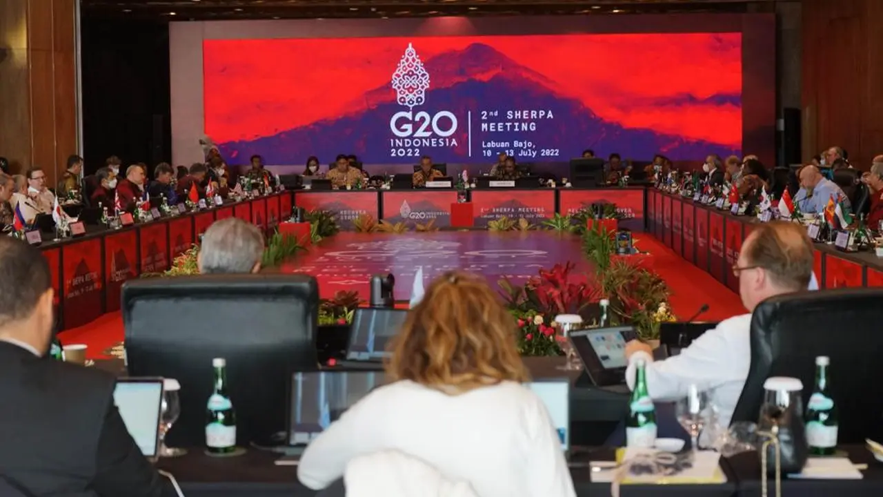 Pembahasan perkembangan hasil musyawarah Working Group dari para Sherpa G20 diteruskan pada sesi ketiga yang bertemakan Transisi Energi, pada Senin (11/7)