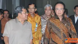 Citizen6, Bandung: MKP Sharif C Sutardjo dan Gubernur Jawa Barat Ahmad Heryawan menuju tempat pembukaan Rapat Kerja Teknis (Rakernia) Perikanan Tangakap dan Sitjen P2HP serta BKIPM di Bandung. (Pengirim: Efrimal Bahar)