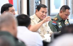 Prabowo Pimpin Evaluasi Nasional Koperasi Merah Putih di Mabes TNI