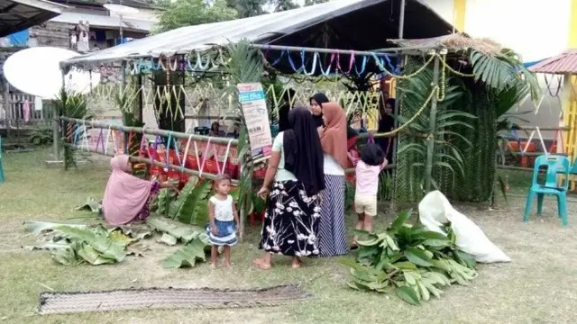 Tempat pemungutan suara berlatar belakang alam di Bireun, Aceh.