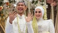 6 Potret Perjalanan Cinta Fajar Alfian dan Firly Assyifa, dari Tunangan hingga Menikah