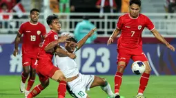 Timnas Indonesia U-23 kembali menelan pil pahit dan harus mengakui keunggulan Irak dengan skor 1-2. (Karim JAAFAR/AFP)