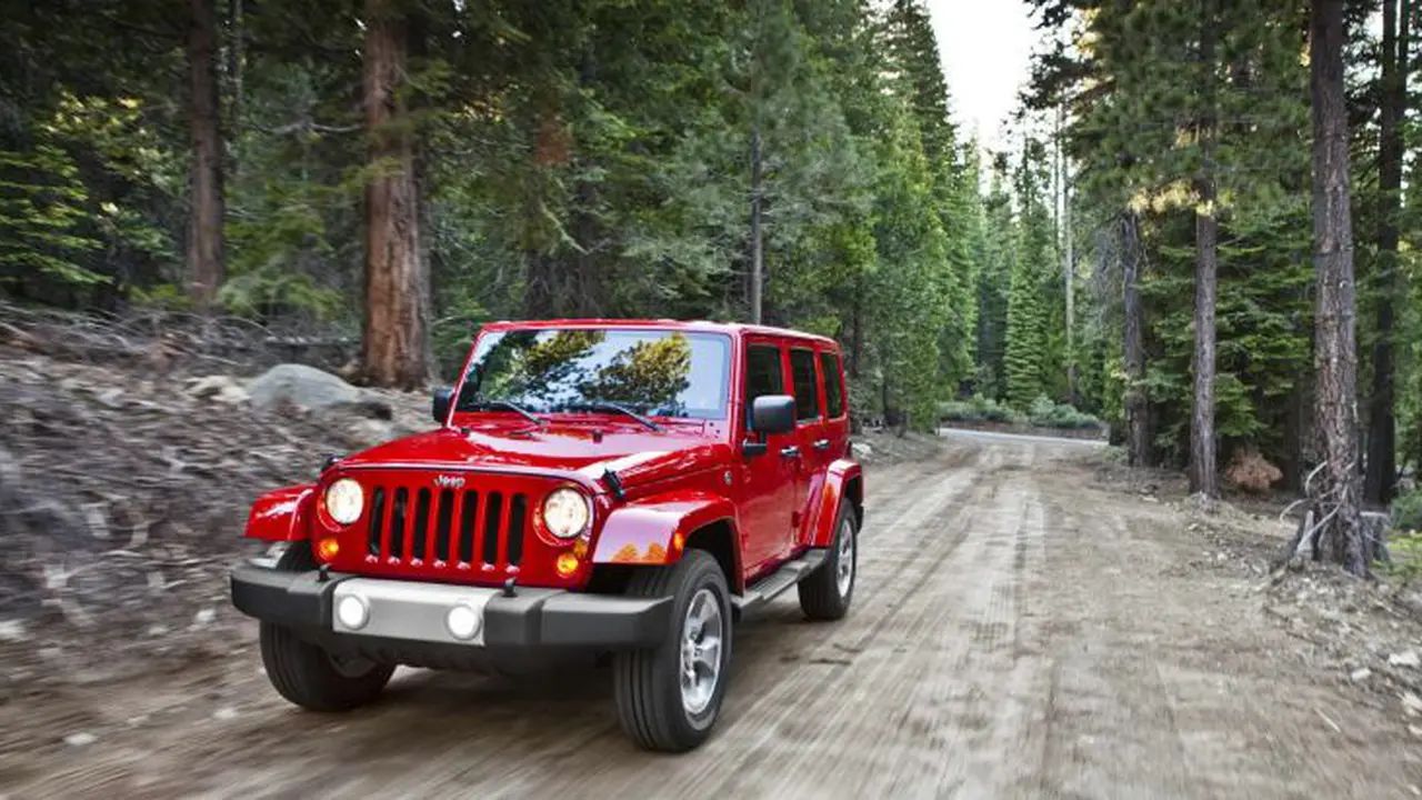 Mesin 2,0 Liter Jeep Wrangler Kalah Buas Dari Mercedes-AMG