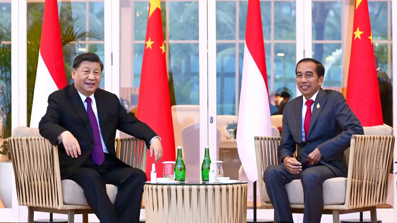 Presiden Joko Widodo atau Jokowi melakukan pertemuan bilateral dengan Presiden China Xi Jinping di Hotel The Apurva Kempinski Bali, Rabu 16 November 2022.