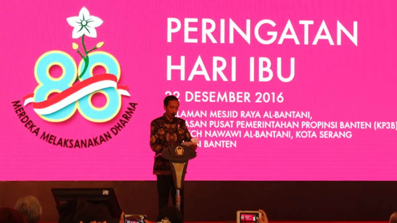 Jokowi Minta Masyarakat Tidak Remehkan Peran Ibu dan Perempuan