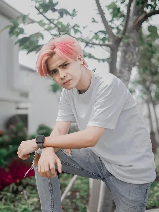 6 Potret Terbaru Arnold Leonard, Pemeran Bisma di Sinetron ‘Mermaid In Love’