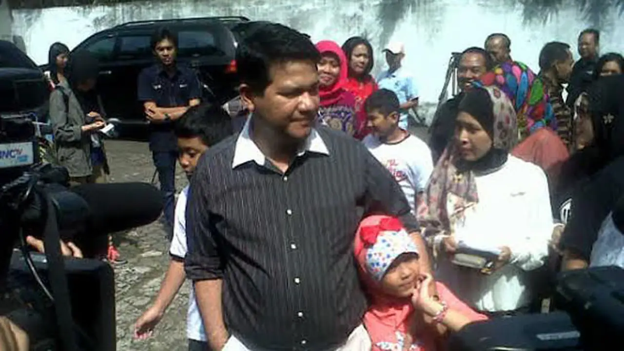 Ketua KPU Rela Antre Nyoblos di TPS Pasar Minggu