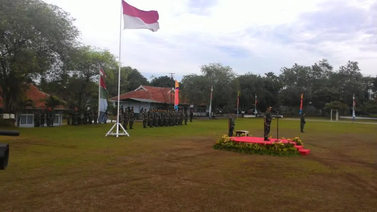 Panglima TNI Jenderal Moeldoko memimpin langsung jalannya upacara. Dalam rangka latihan gabungan penanggulangan terorisme (gultor) Tri Matra IX 2014. (Liputan6.com/Ahmad Romadhoni)