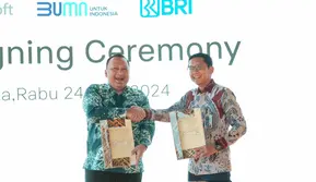 Penandatanganan perjanjian kerja sama dilakukan oleh Direktur Digital dan Teknologi Informasi BRI Arga M. Nugraha, dan Presiden Direktur Microsoft Indonesia Dharma Simorangkir pada Rabu (24/4/2024). (Foto: Istimewa)