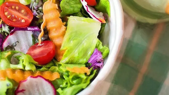 Salad/copyright pexels.com