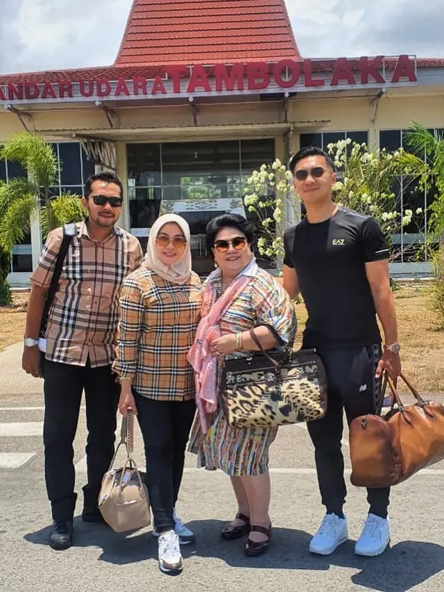 6 Potret Kebersamaan Ibunda Nikita Willy dan Calon Menantu, Sudah Akrab