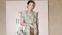 Sabrina Chairunnisa pakai kebaya kombinasi batik. [IG: @sabrinachairunnisa_]