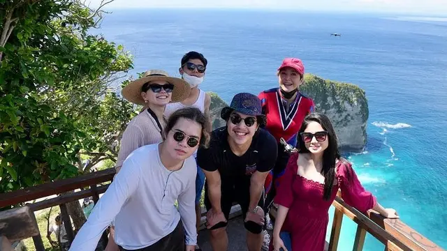 6 Potret Kedekatan Alyssa Daguise dan Keluarga Al Ghazali, Disukan Nikah Siri