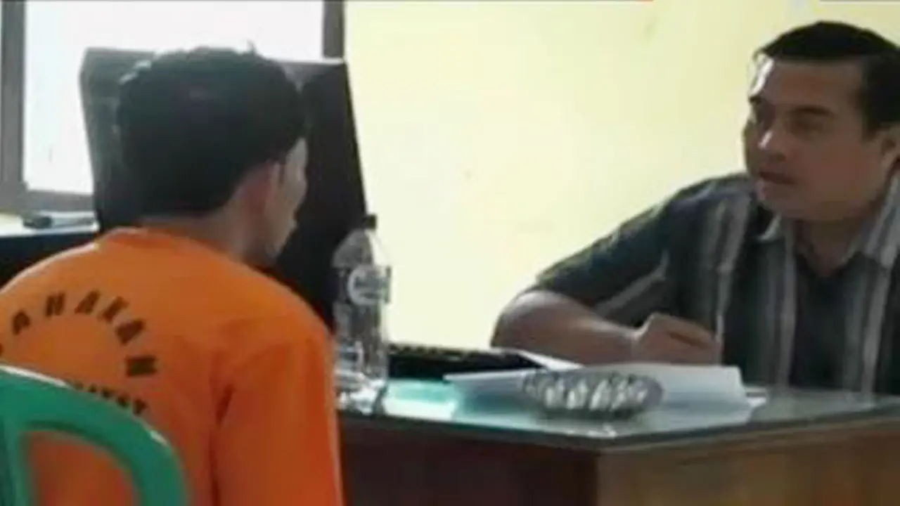  Penganiaya Anak