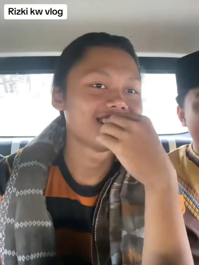 Pria Mirip Rizky Febian
