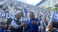 Gubernur DKI Jakarta Anies Baswedan dan Ketua Umum Partai Demokrat Agus Harimurti Yudhoyono (AHY), Jumat (7/10/2022). (Liputan6.com/Delvira Hutabarat)