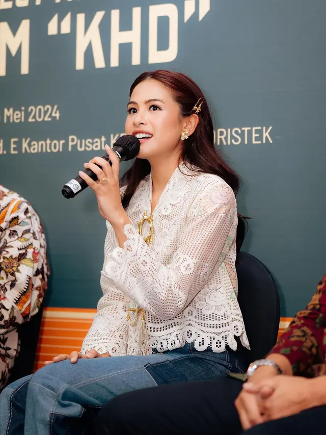 Maudy Ayunda jadi produser film (Instagram/maudyayunda)