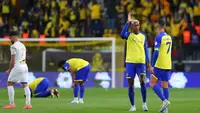 Selebrasi pemain Al Nassr, Cristiano Ronaldo (kanan) dan Talisca setelah mengalahkan Al Taawoun pada pekan ke-17 Liga Arab Saudi 2022/2023 yang berlangsung di Mrsool Park, Jumat (17/2/2023) WIB. Kemenangan ini kembali mengantarkan Al Nassr ke puncak klasemen sementara dengan 40 poin, sama dengan perolehan poin Al Ittihad.  (Twitter/Al Nassr FC)